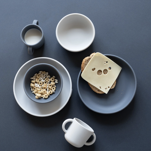 Made with premium, food-grade silicone, this product offers a toddler-proof alternative to traditional plastic and fragile dishware for tots. This duo of plates feat