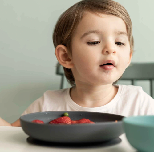 Made with premium, food-grade silicone, this product offers a toddler-proof alternative to traditional plastic and fragile dishware for tots. This duo of plates feat