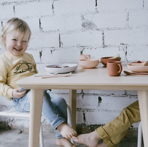Made with premium, food-grade silicone, this product offers a toddler-proof alternative to traditional plastic and fragile dishware for tots. This duo of plates feat