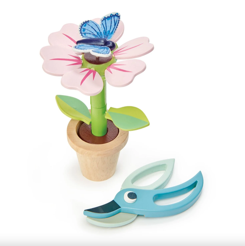 No green fingers needed for this pretty wooden flower and blue butterfly! Leaves and petals are all removable.
Age range: 3 Years And OlderProduct size: 4.13 x 3.94 