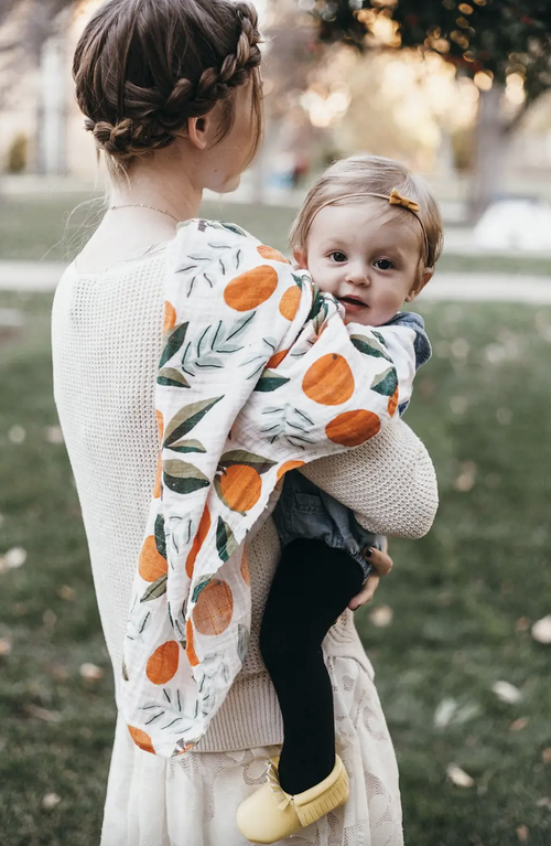 -47x47 inches
-Made of 100% cotton muslin, which only gets softer with time
-Lightweight and breathable
-Machine washable.