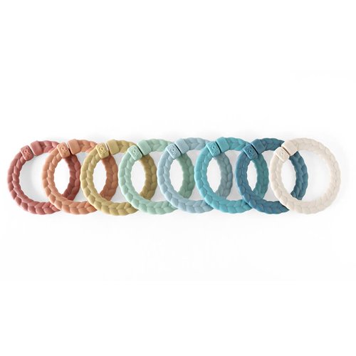 Love these Links! A rainbow of color &amp; endless entertainment awaits with our Ritzy Rings™ from our Bitzy Bespoke™ collection!
Ultra-versatile with various ways t